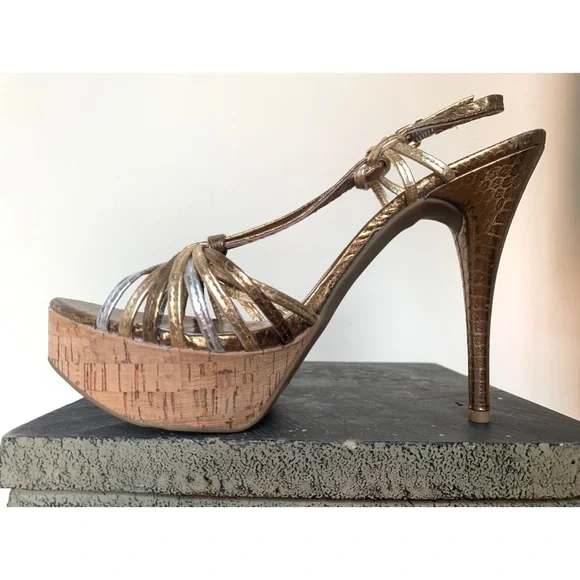 BCBGeneration Santos gold platform sandals, New, 7.5 - Picture 8 of 12